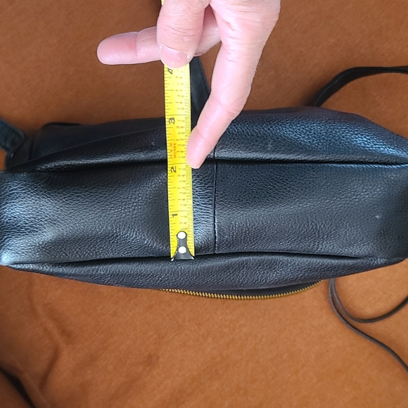 Hobo Fern Messenger Black Leather Crossbody Bag - Picture 14 of 16